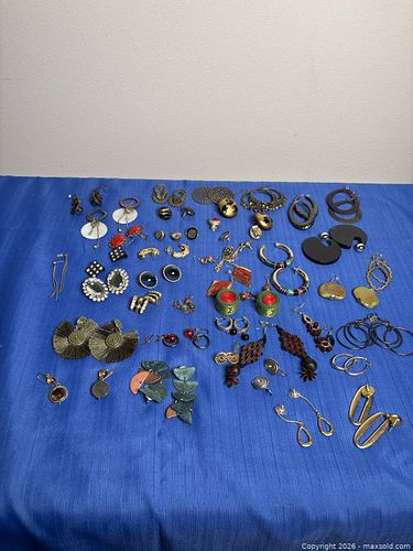 Earrings 3  (1 of 5)
