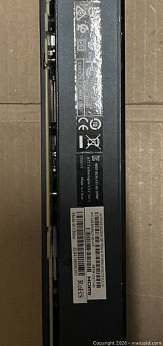 Sapphire Radeon RX VEGA Graphics Card (1 of 2)