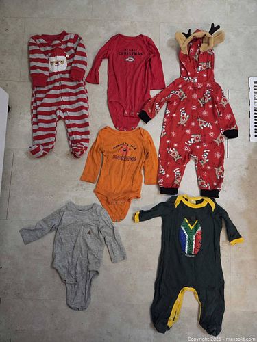 Baby GAP & Various 3-6M Footed Sleepers Onesies, 4-6 pcs (1 of 4)