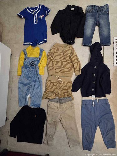 Lot of 6-10 Toddler Clothes 18-24M Old Navy + Others (1 of 5)