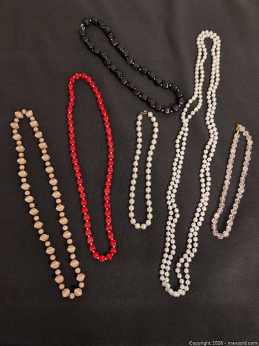Beaded Costume Jewelry A (1 of 13)