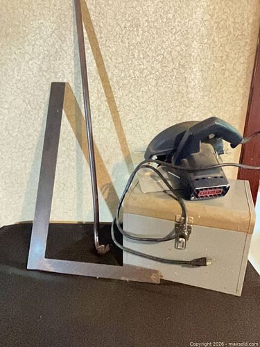 Carpenter tool lot. A (1 of 5)