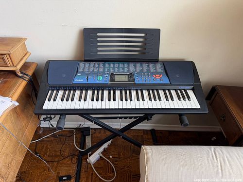 Casio CTK-519 Electronic Keyboard – 61 Key Portable Piano with Stand (1 of 5)