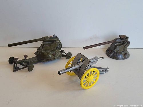 Vintage Diecast Military Toys (1 of 4)