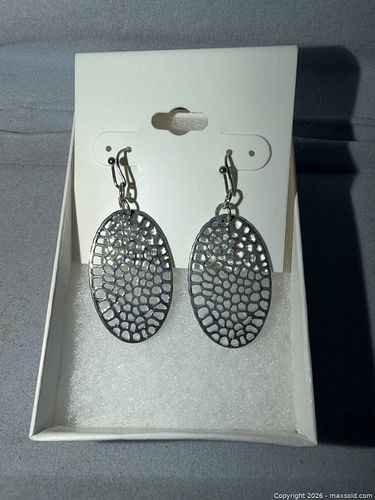 Lot #53 (1 of 4)