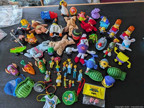 Miscellaneous collector toys (1 of 6)