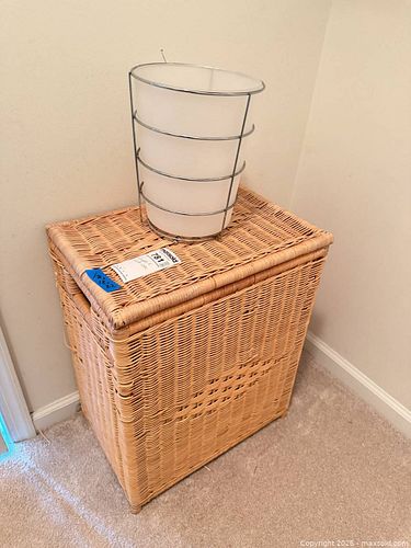 Hamper and Trash Can B (1 of 7)