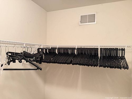 Hangers B (1 of 8)
