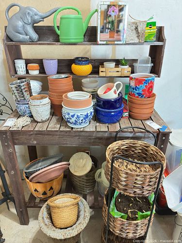 Planters, Watering Cans and More B (1 of 13)