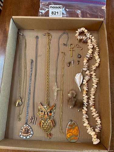 Lot #821 (1 of 13)