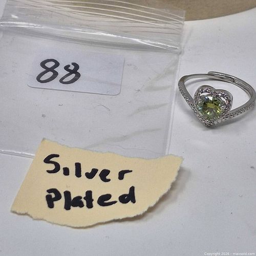 Adjustable Silver-Tone Ring with Green Heart Stone (1 of 4)