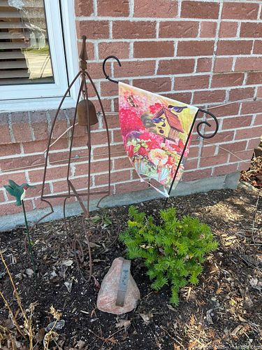 Outdoor Garden Display Set with Metal Bell, Hummingbird Stake, Rock Swan, and Flag (1 of 9)