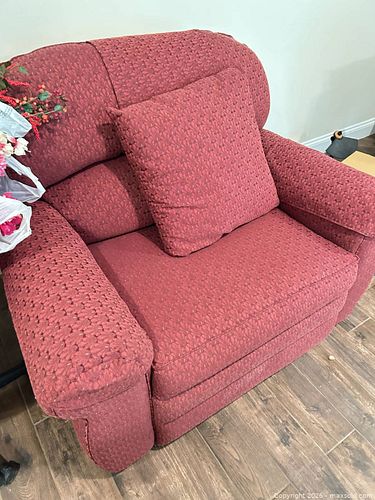 Lot #330 (1 of 4)