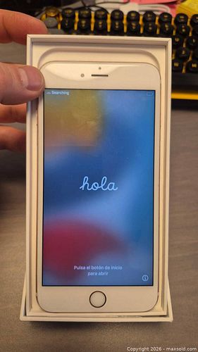 Apple iPhone 6s Plus 32GB Rose Gold (Carrier Locked) (1 of 15)