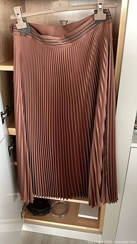 Lot #219 (1 of 12)