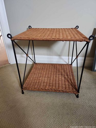 Wicker Table. C (1 of 7)