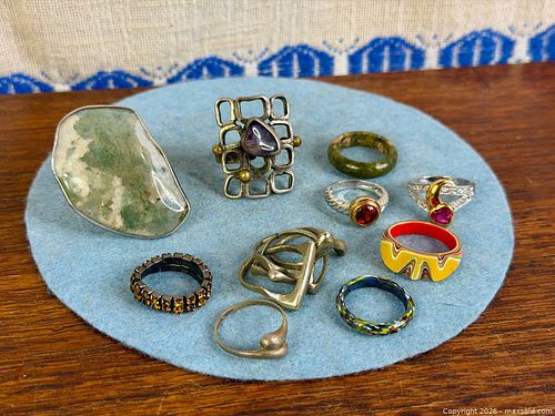 Vintage Costume Jewellery Rings (1 of 5)