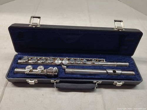 Swallow SFL-307 Silver-Plated Flute, Closed-Hole, 3-Piece (1 of 5)