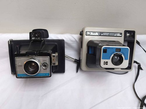 Lot of 2 Instant Cameras: Polaroid Packfilm & Kodak (1 of 15)