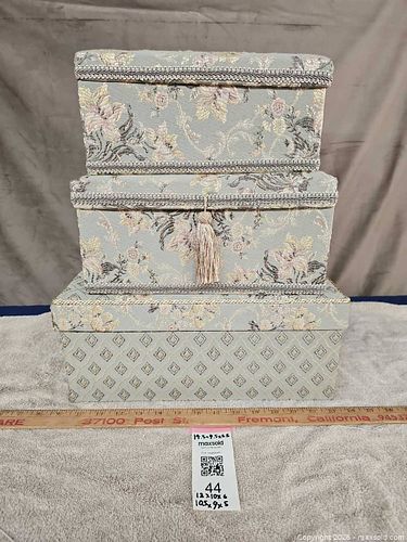 Lot #44 (1 of 7)