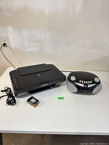 Canon printer and Sylvana Radio and CD player  (1 of 8)