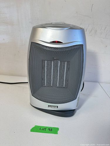 Lasko Electric space heater (1 of 5)