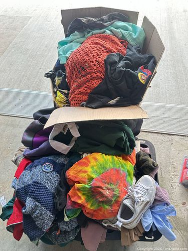 Large Clothing Lot Mixed P  (1 of 4)