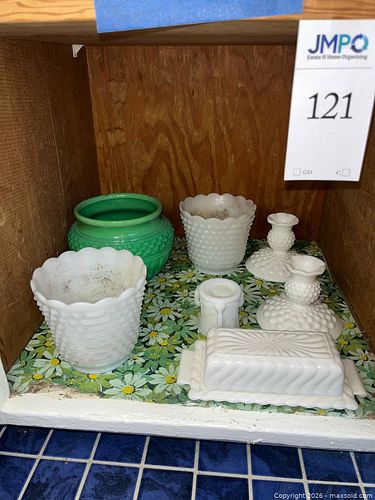Lot #121 (1 of 8)