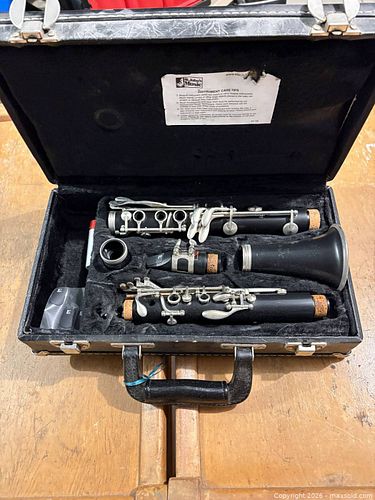 Amati B♭ Clarinet with Case, Mouthpiece & Ligature (1 of 4)