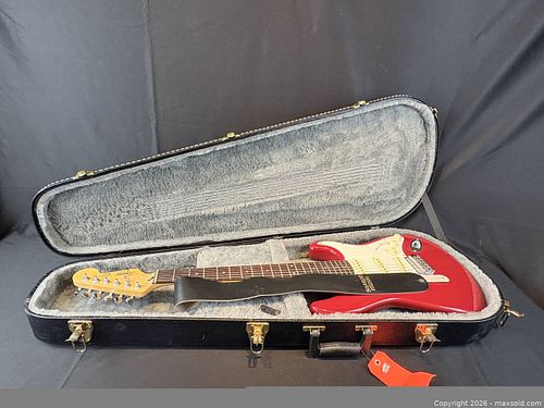 Squier Stratocaster Electric Guitar in Fitted Hard Case (1 of 13)