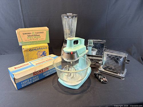 Vintage Retro Small Household Appliances (1 of 6)