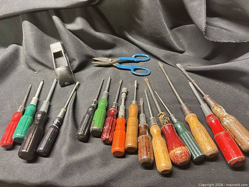 Assorted Wooden Handle Tools and more. B (1 of 8)