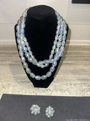 Beautiful Costume Necklace and Earrings    A (1 of 6)