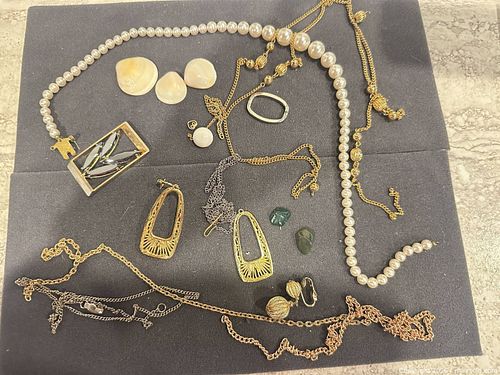 Costume Jewelry Pieces.  A (1 of 10)