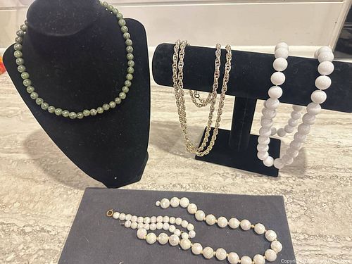 Costume Necklaces.    A (1 of 5)