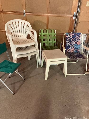 Outdoor chairs. A (1 of 6)