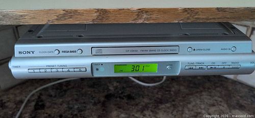 Sony Under Cabinet Stereo B (1 of 12)