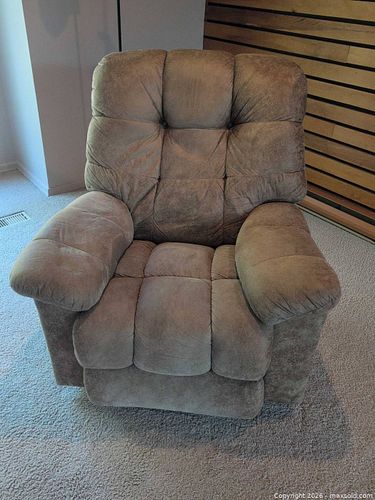 Lot #121 (1 of 16)