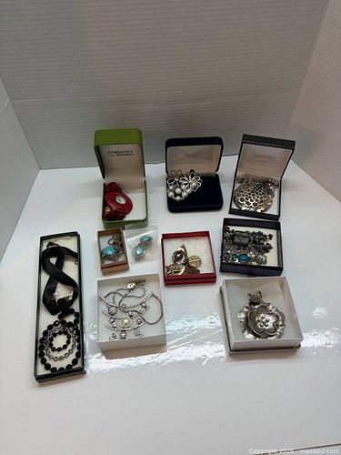 Costume Jewelry Collection - Necklaces, Bracelets, Earrings & More (1 of 5)