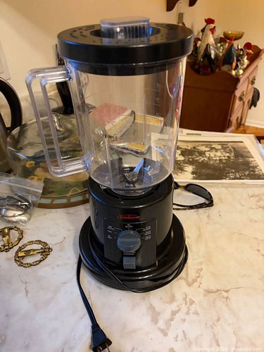 Sunbeam 375W Black Countertop Blender with Pulse & Ice Crush (1 of 5)
