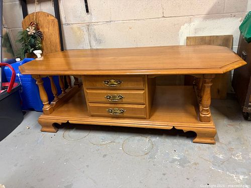 Traditional Light Brown Oak Coffee Table with Drawers (1 of 9)