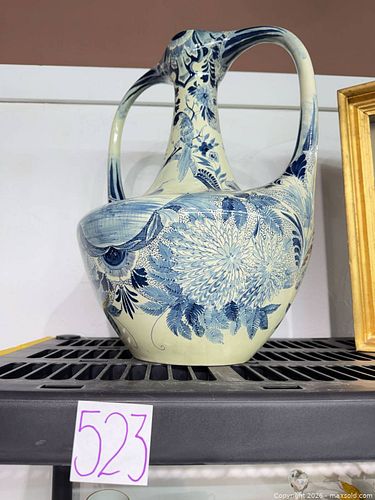 Lot #523 (1 of 12)