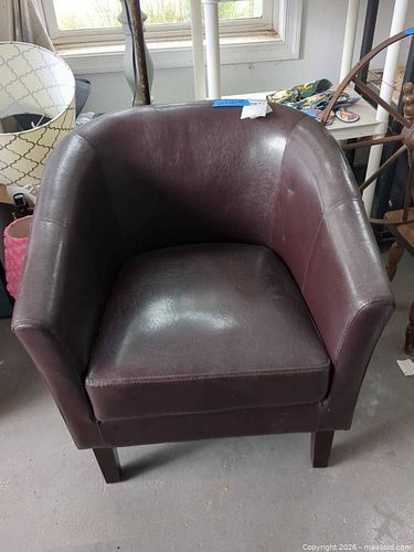 Lot #297 (1 of 8)
