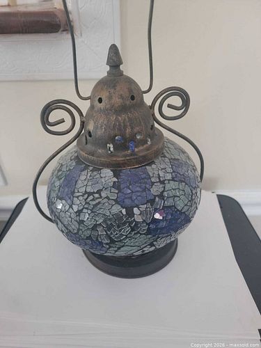 Lot #4251 (1 of 3)