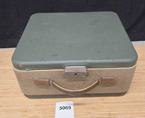 Lot #5069 (1 of 7)
