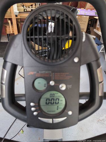 Recumbent exercise bike (1 of 15)