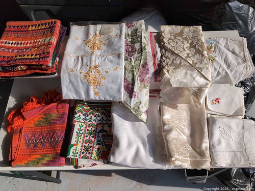 Table cloths and runners, napkins & holders, decorative pillow cases  (1 of 12)