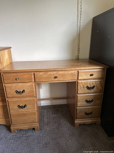 Traditional Light Brown Veneer Desk  (1 of 6)