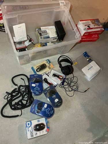 Headphones And Electronics A (1 of 15)