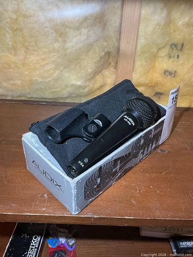 Microphone A (1 of 8)